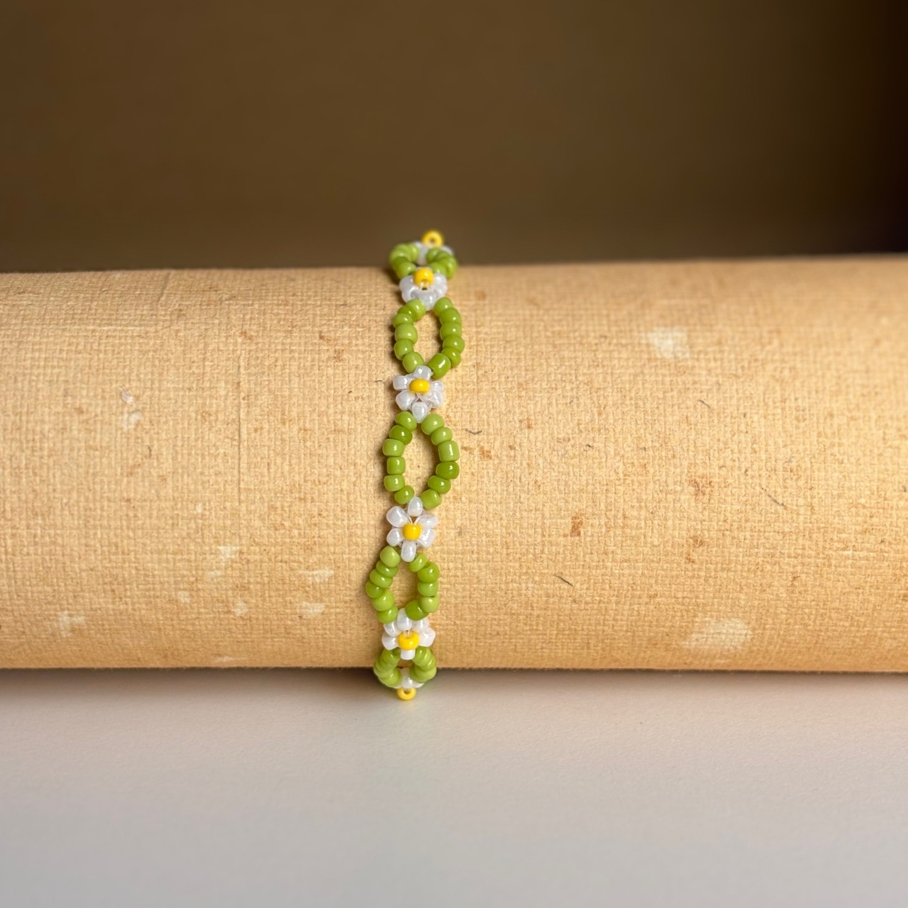 Daisy Green Looped Bracelet - Image 3