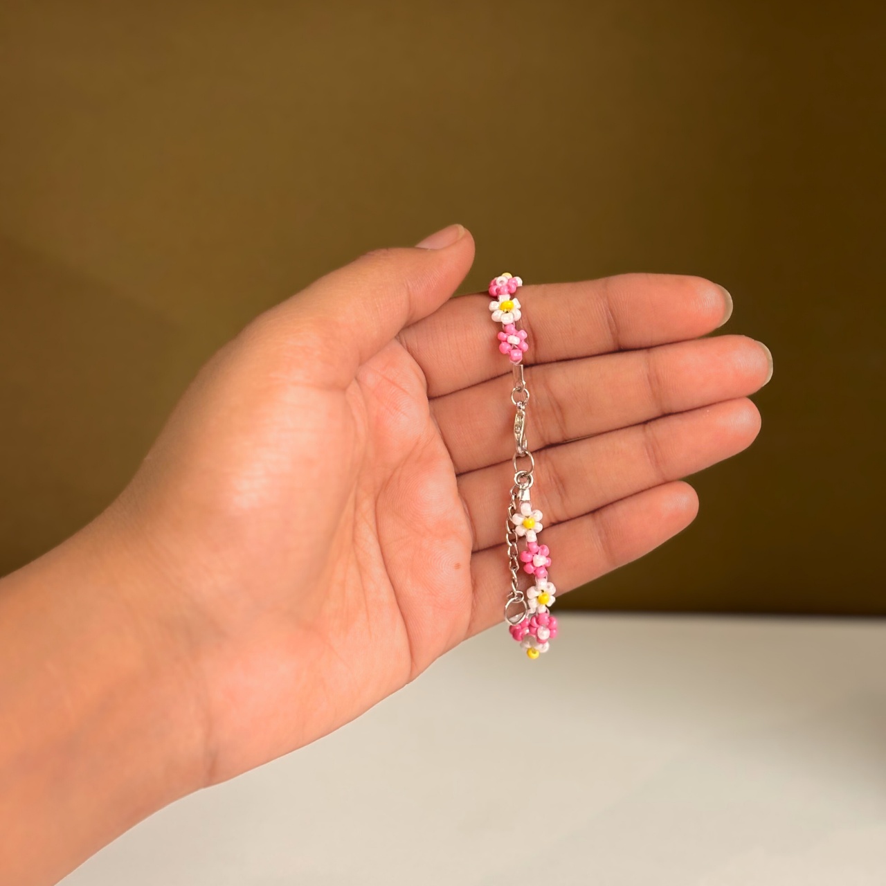 Pink & White Daisy Bracelet - Image 2