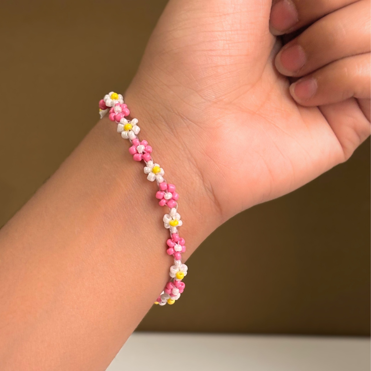 Pink & White Daisy Bracelet - Image 3